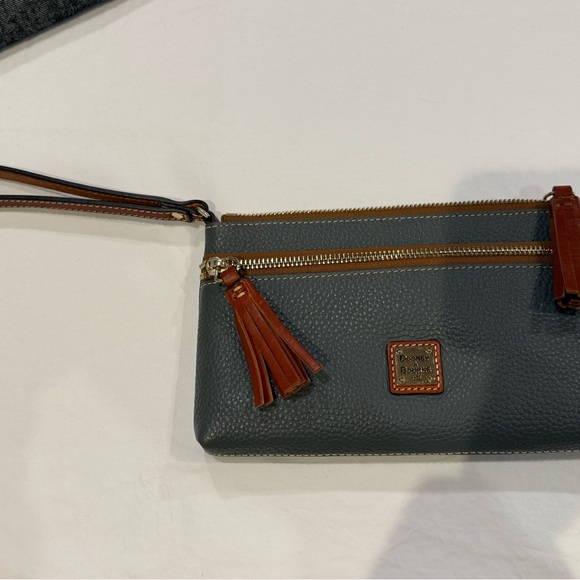 NWOT Dooney & Bourke Leather Wristlet Clutch Pebbled Gray Blue Never Used - Picture 10 of 11
